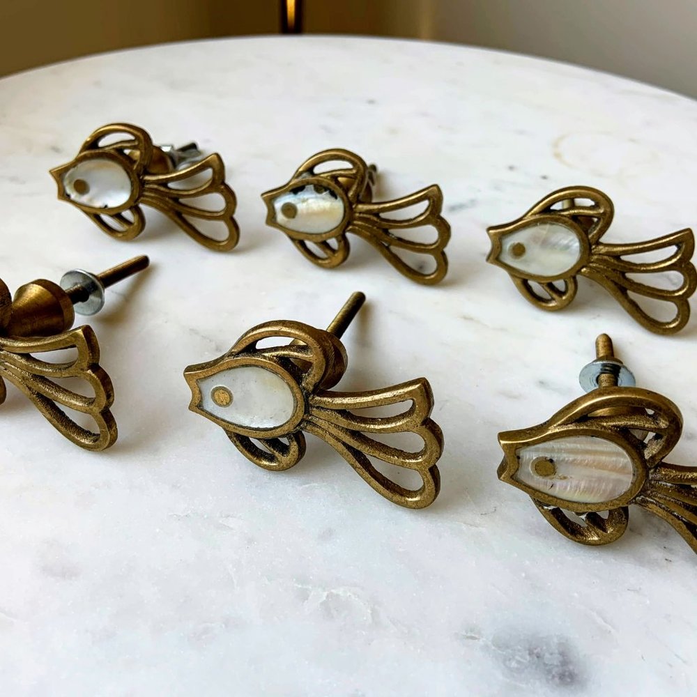Vintage drawer pulls / knobs (6)